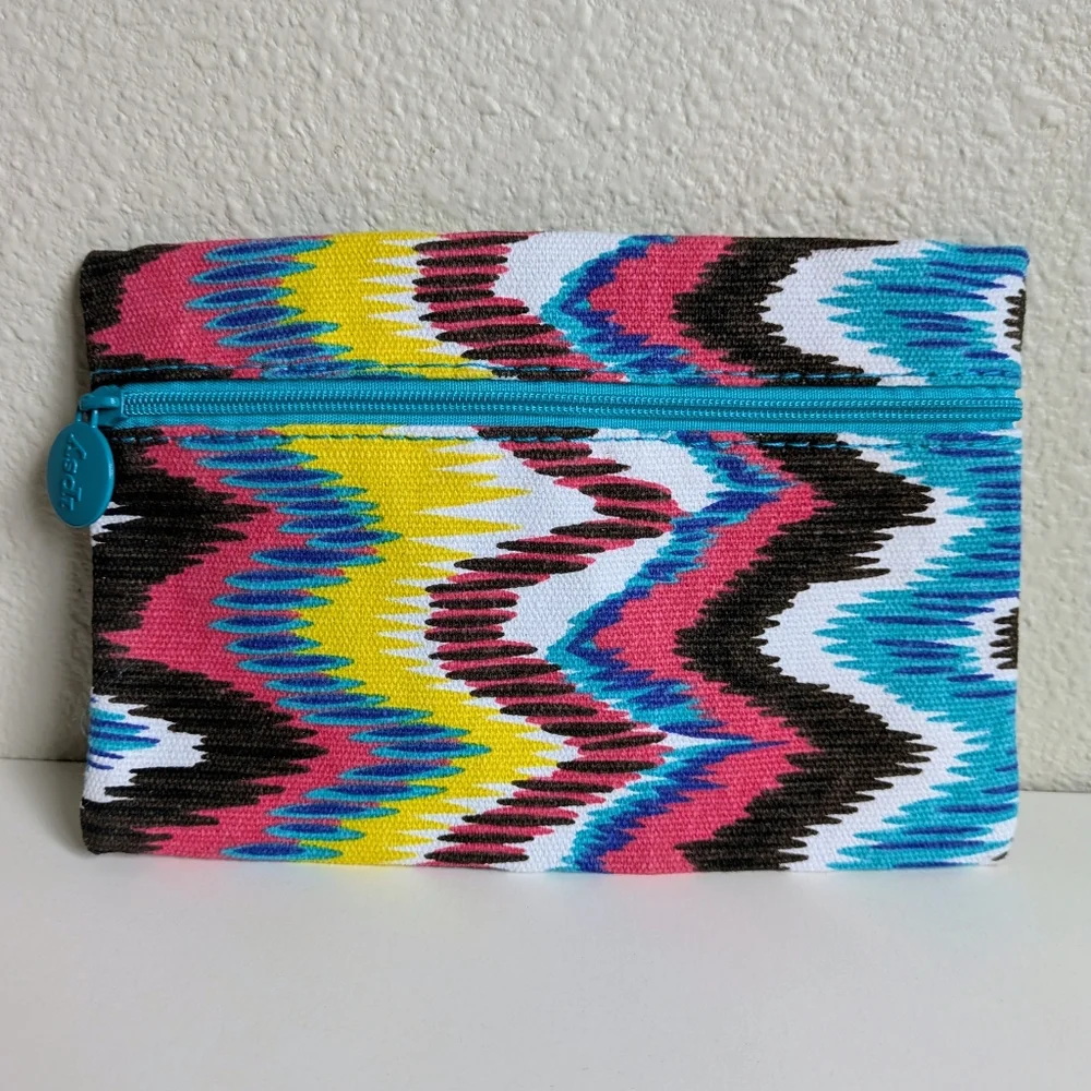 2/$18 NWOT ipsy Glam Makeup Bag
